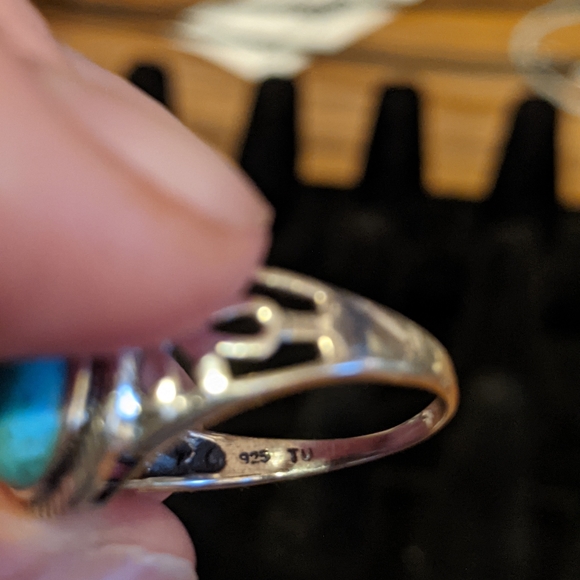 Arizona Mohave Turquoise 925 Silver Ring, size 8.5 - Picture 7 of 15
